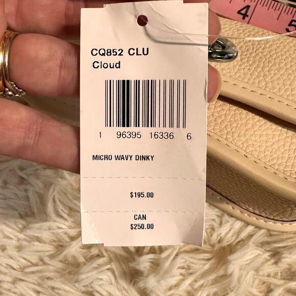 COACH COACHTOPIA Dinky Cloud Bag Mini Micro Wavy Leather Cream Chain Link Strap - Picture 7 of 15